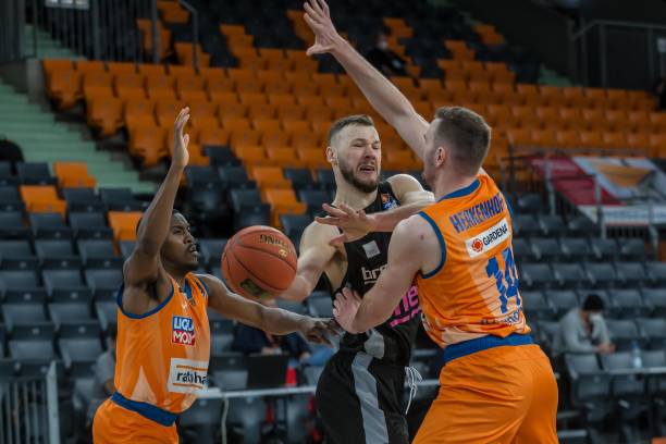 不断吸引欧 不断吸引欧